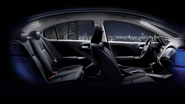 Khong-gian-ben-trong-xe-Honda-Civic
